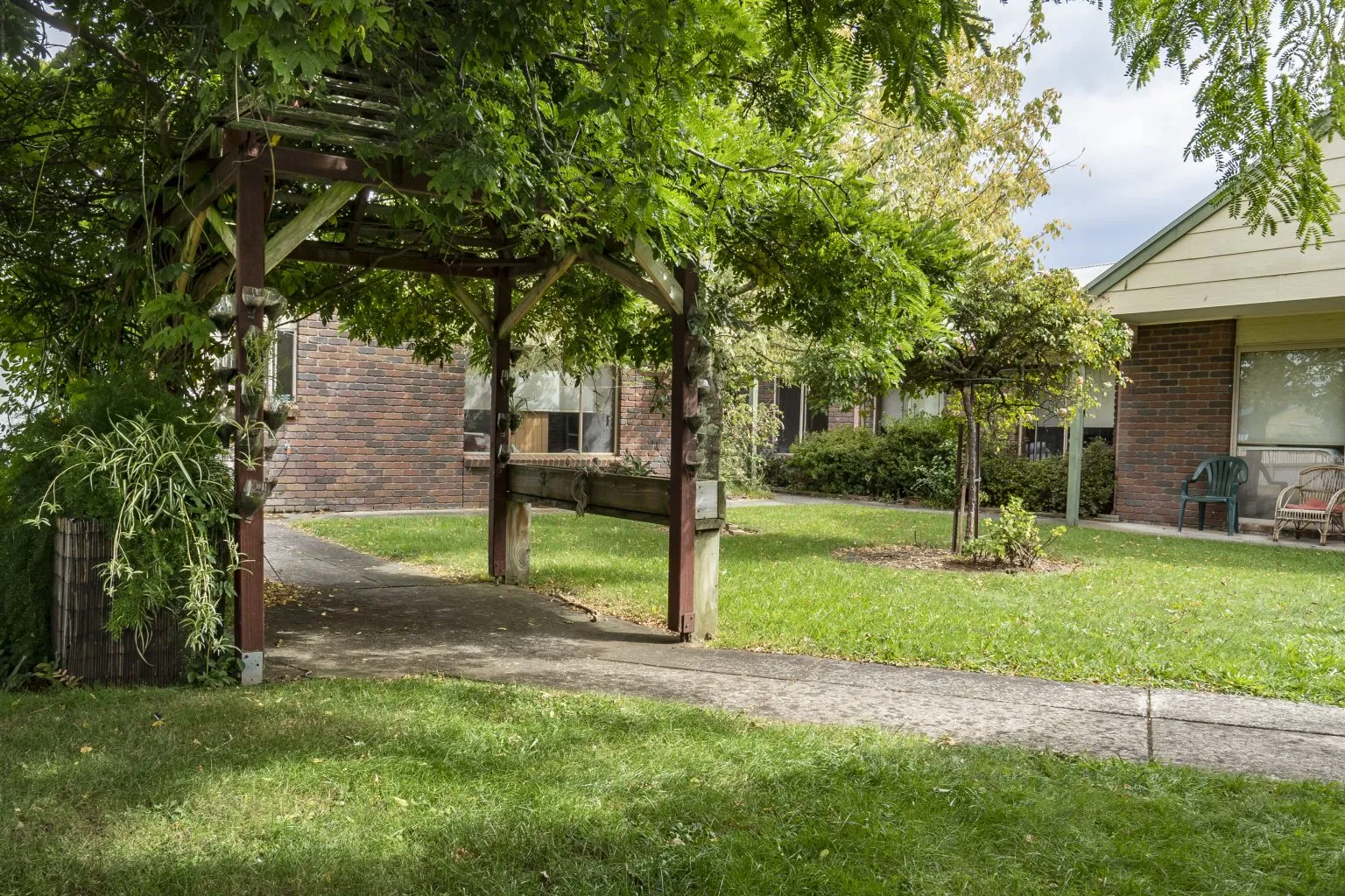Relaxing gardens at Gracevale Lodge