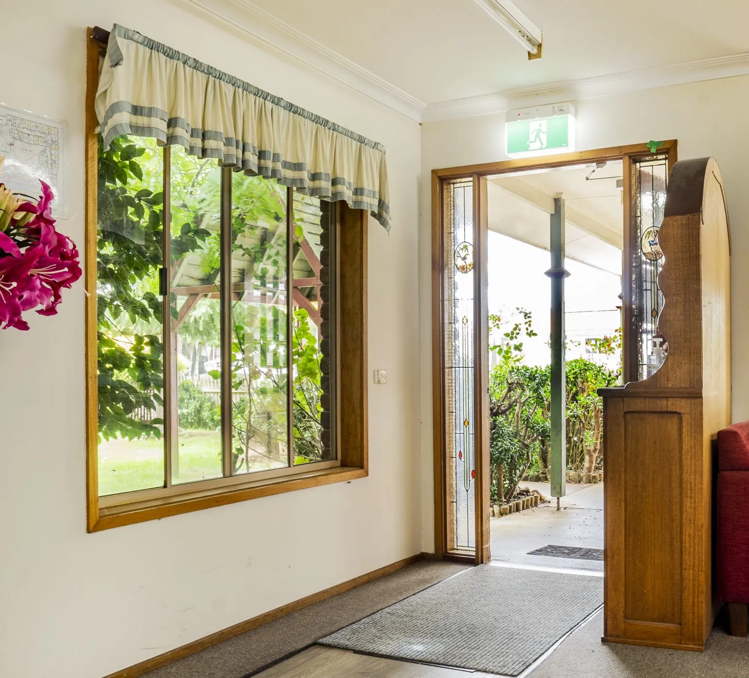The welcoming front entry foyer at Gracevale Lodge